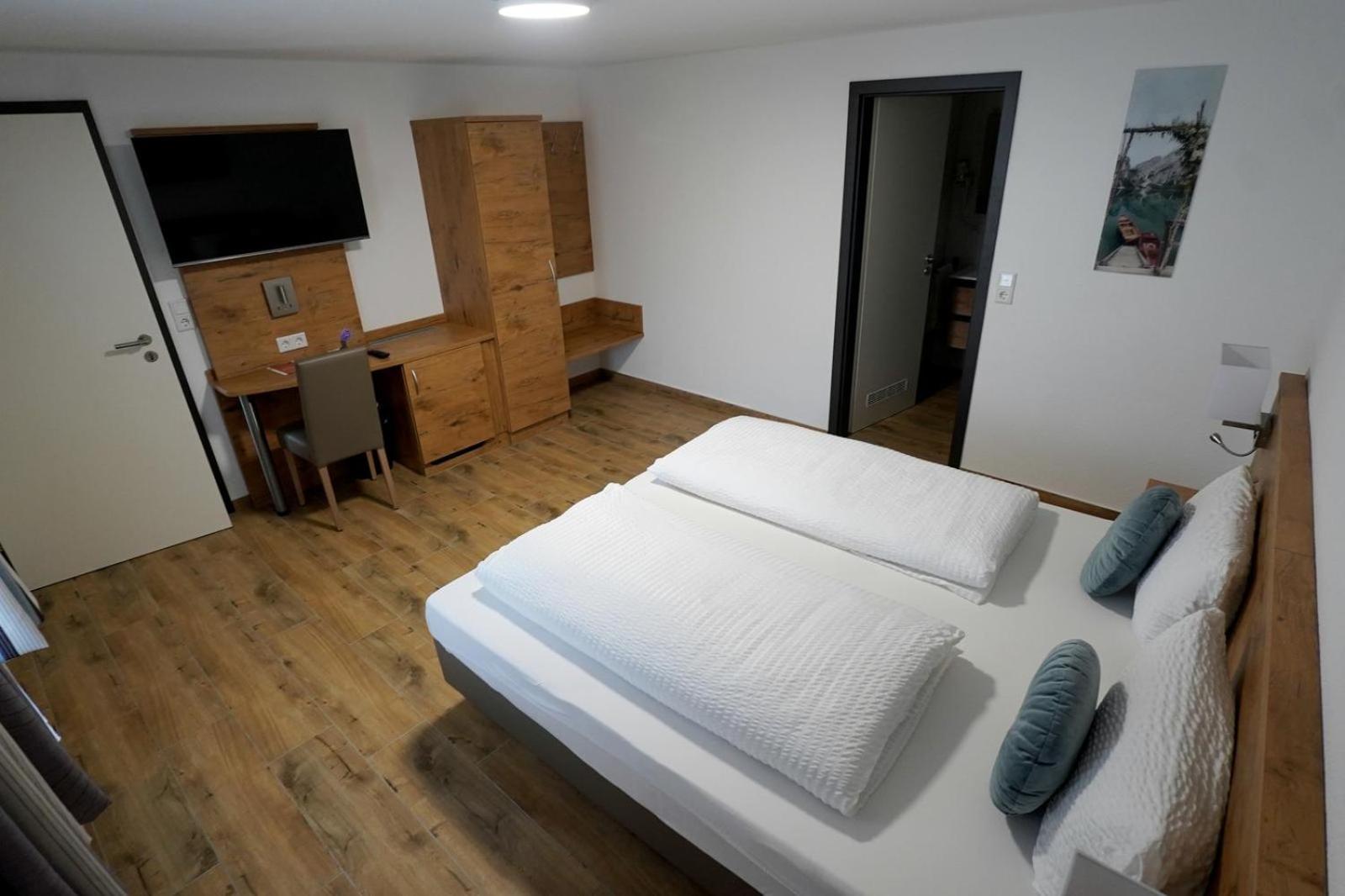 Hotel 7 Winden Spaichingen Bagian luar foto